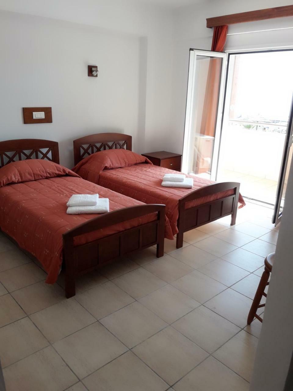 Hôtel Aquamar Beach à Kournás Extérieur photo