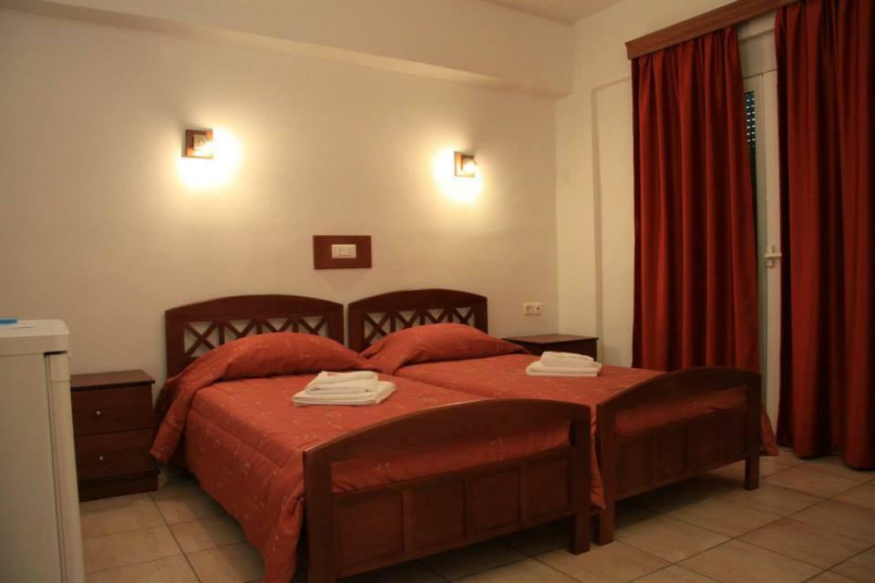 Hôtel Aquamar Beach à Kournás Extérieur photo